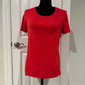 Red crew neck tee